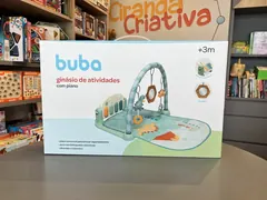 Ginásio de atividades com piano